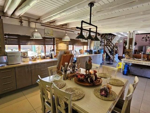 1.3 Ha Smallholding with Main House and Cottages in Skeerpoort