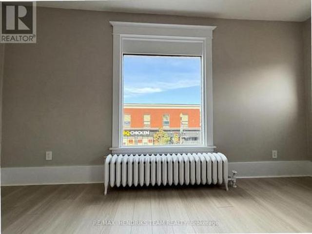 1 3 Main Street W, Grimsby East, ON, L3M 1M7 lease for lease | Listing ID X13721 | Royal LePage