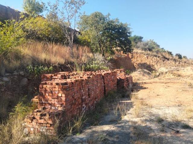 1 470 m² Land available in Safari Gardens