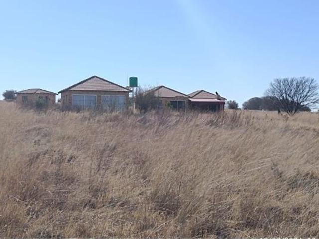 1 470 m² Land available in Wolmaranstad