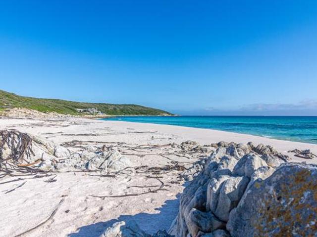 1 480 m² Land available in Gansbaai