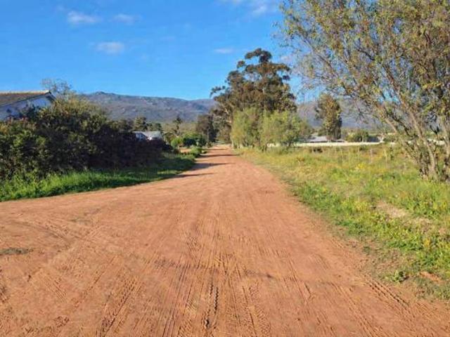 1 487 m² Land available in Aurora