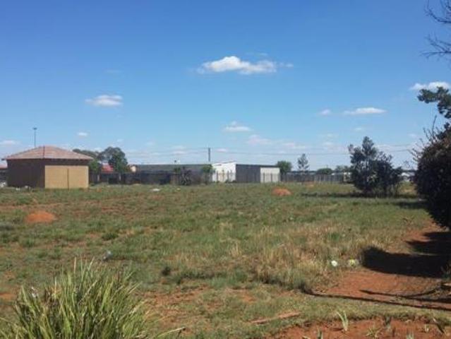 1 487 m² Land available in Derby