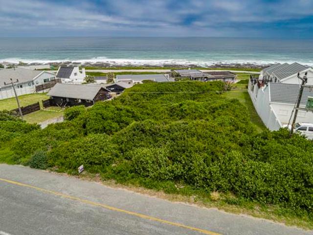 1 487 m² Land available in Seaview