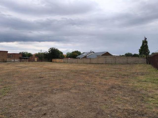 1 487 m² Land available in Trichardt