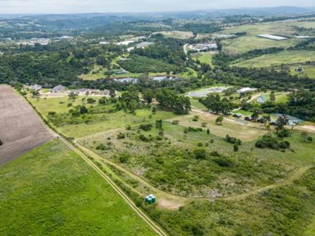 1 497 m² Land available in East London Outlying