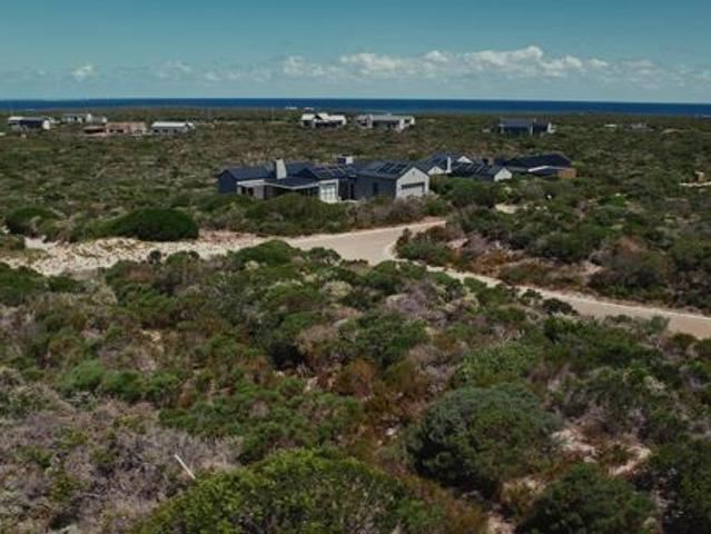 1 496 m² Land available in Gansbaai