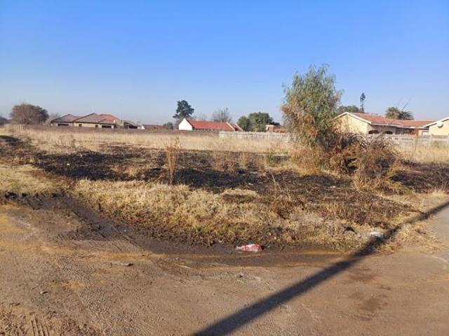 1 499 m² Land available in Vereeniging Central