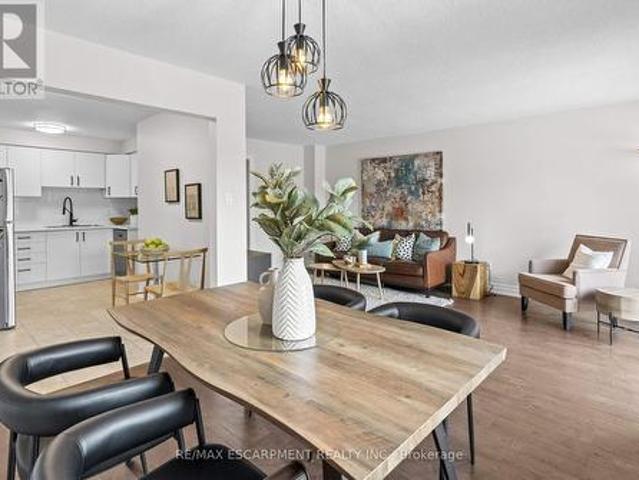 1 4197 Longmoor Drive, Burlington, ON, L7L 5J9 townhouse for sale | Listing ID W12199 | Royal LePage