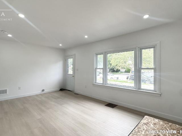 1 419 Ronald St, London, Ontario N5W 5B8 CHARMING 2 BEDROOM APARTMENT WITH MODERN FINISHES [object Promise] for Rent