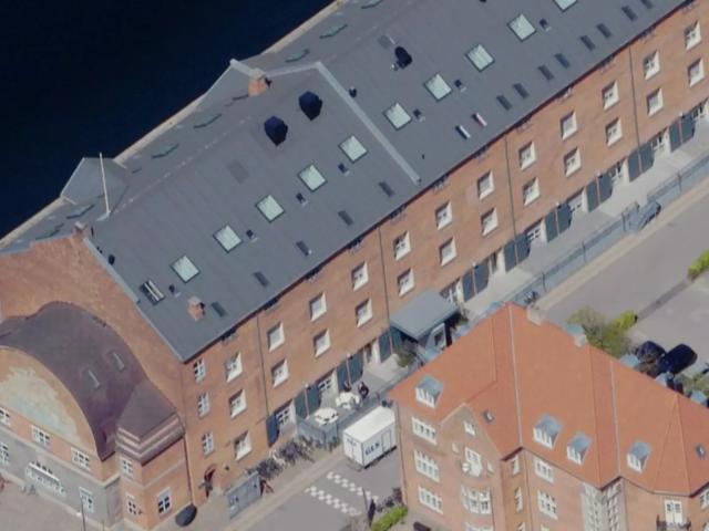 1.420 m² i imponerende flerbrugerejendom