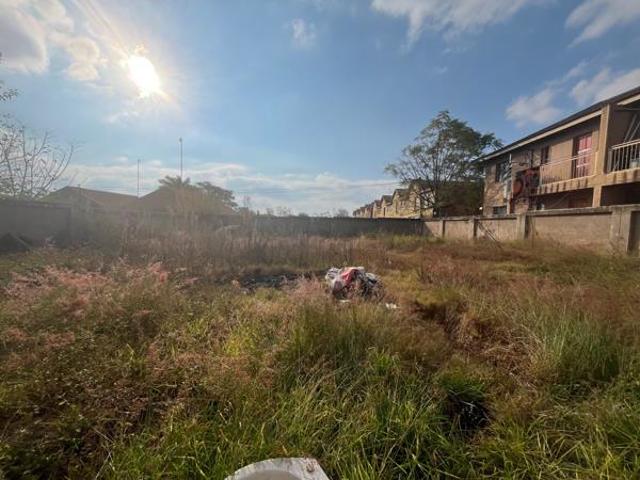 1 427 m² Land available in Annadale