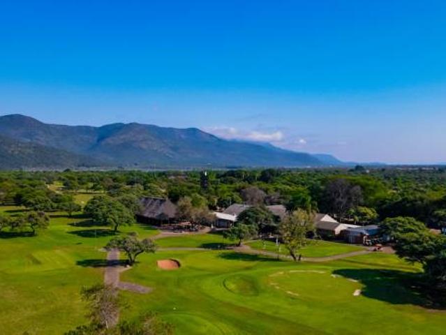 1 434 m² Land available in Chroom Park