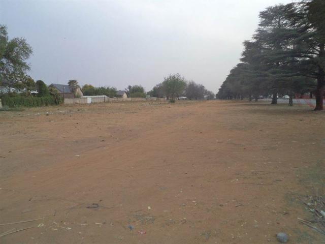 1.4 ha Land available in Parys