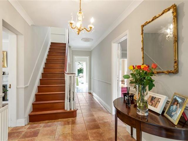 1,550,000 | 22 Cairn Hill, Foxrock, Dublin 18 Daphne Kaye and Associates 5024 MyHome. Ie Residential