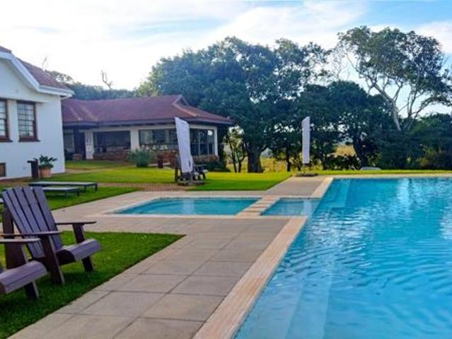 1 573 m² Land available in Port Edward