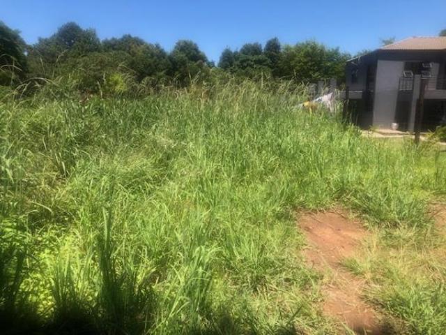 1 500 m² Land available in Wembley