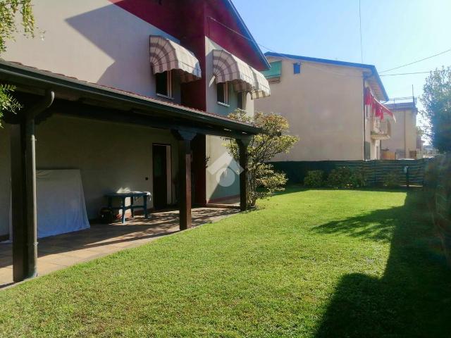 1.500 / mese, 200 Mq Tecnocasa.it 61231660