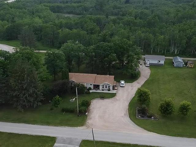 1,500 Sq/ft House On Country Acreage
