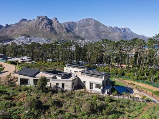 1 508 m² Land available in Hout Bay Central