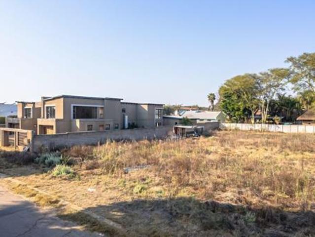1 536 m² Land available in Bendor