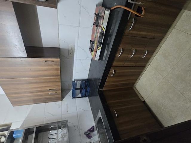1.5 Bedroom 600 Sq.Ft. Apartment in Lajpat Nagar ii Delhi Listing ID: #9989