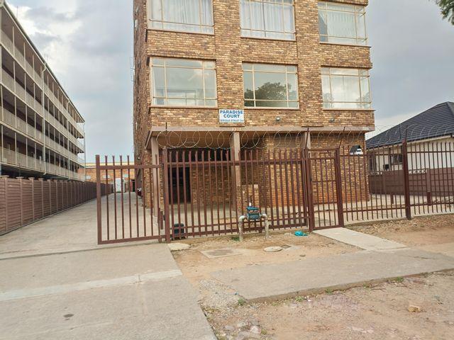 1.5 Bedroom Apartment For Sale in Pretoria West