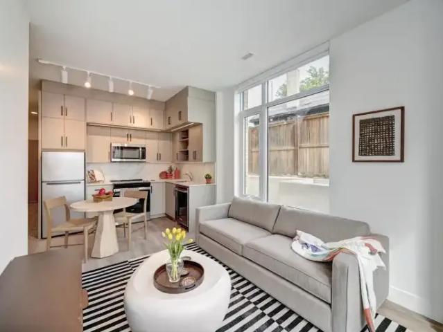 1.5 Bedroom Apartment Kitchener ON 102752479