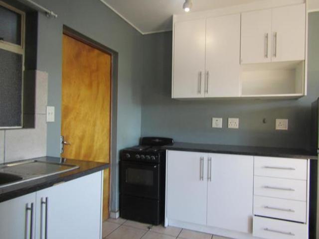 1.5 Bedroom Apartment in Auckland Park