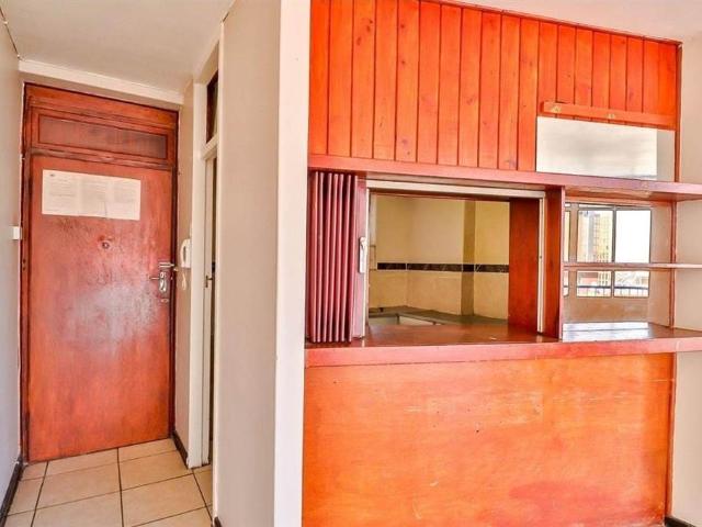 1.5 Bedroom Apartment in Braamfontein