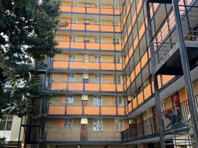 1.5 Bedroom Apartment in Sunnyside