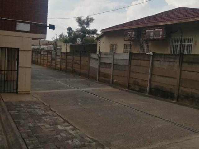1.5 Bedroom Apartment in Pretoria West