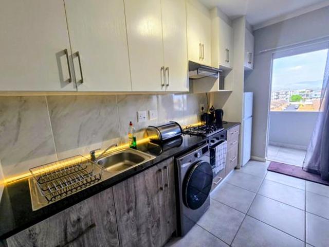 1.5 Bedroom Apartment in Table View