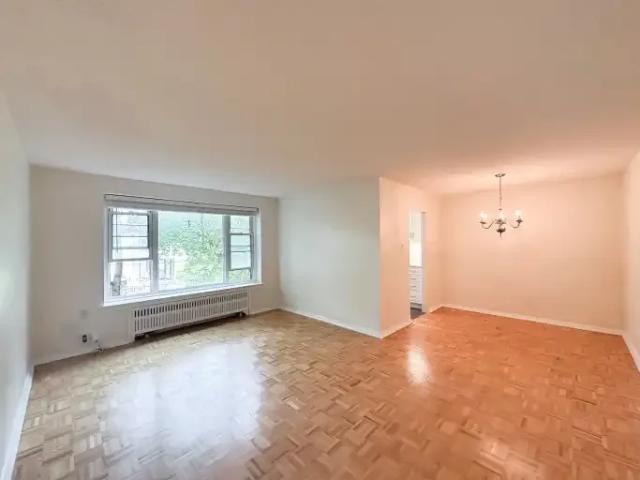1.5 Bedroom Apartment Toronto ON 104841033
