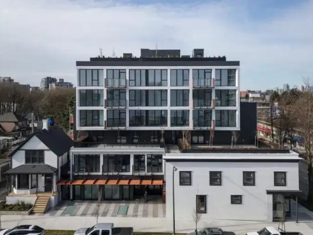 1.5 Bedroom Apartment Vancouver BC 102578513
