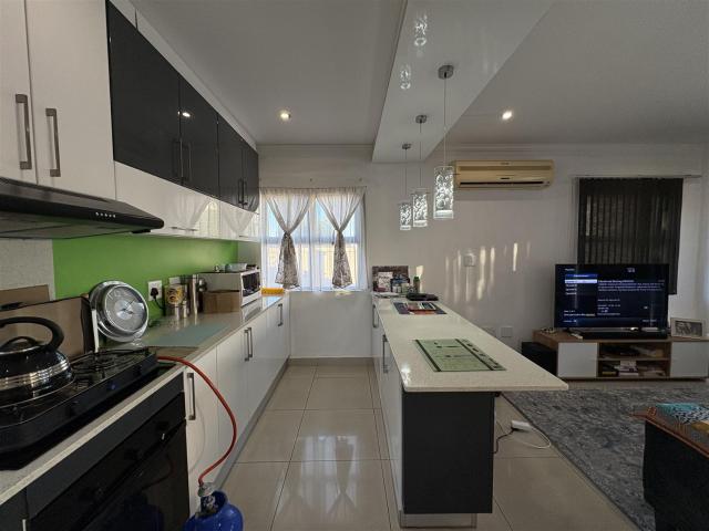 1.5 Bedroom duplex For Rent in Somerset Park