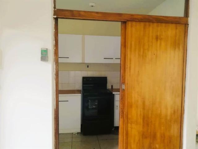 1.5 Bedroom Flat in Muckleneuk