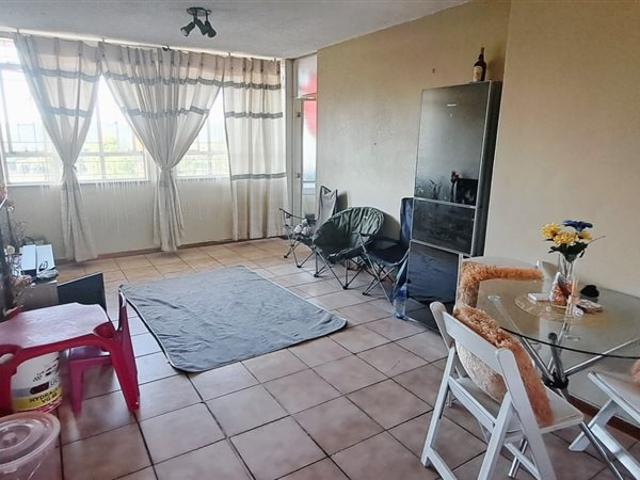 1.5 Bedroom Flat in Gezina