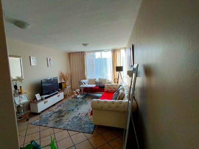 1.5 Bedroom Flat in Windsor West