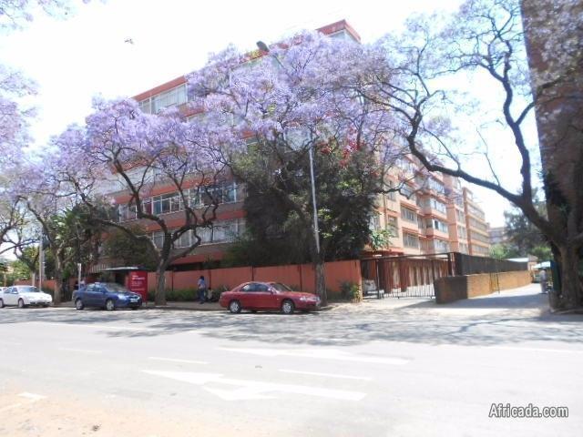 1. 5 Bedroom Flats For Sale in Sunnyside