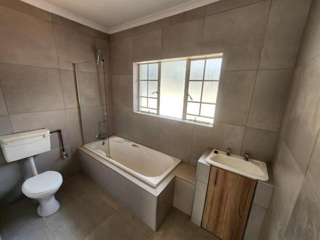 1.5 Bedroom Garden Cottage in Meadowbrook