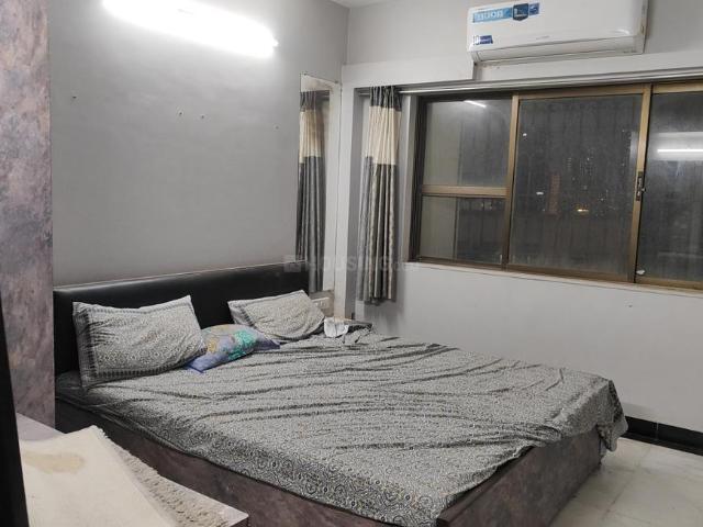 1.5 BHK Apartment in Worli for rent Mumbai. The reference number is 19489007