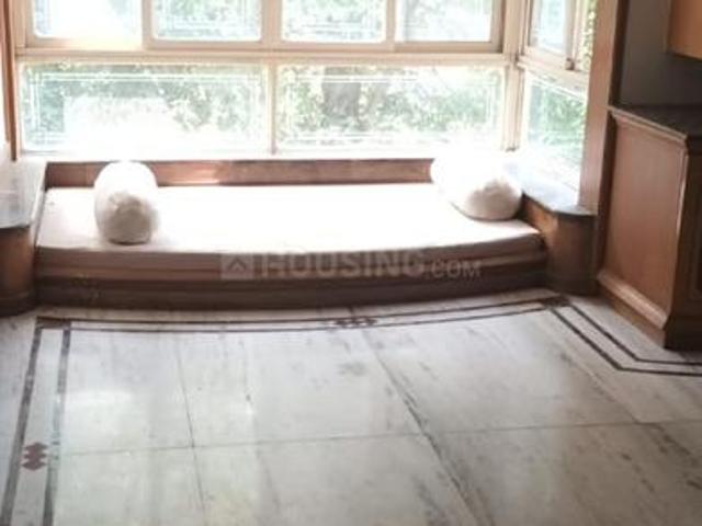 1.5 BHK Apartment in Bandra West for rent Mumbai. The reference number is 20402098