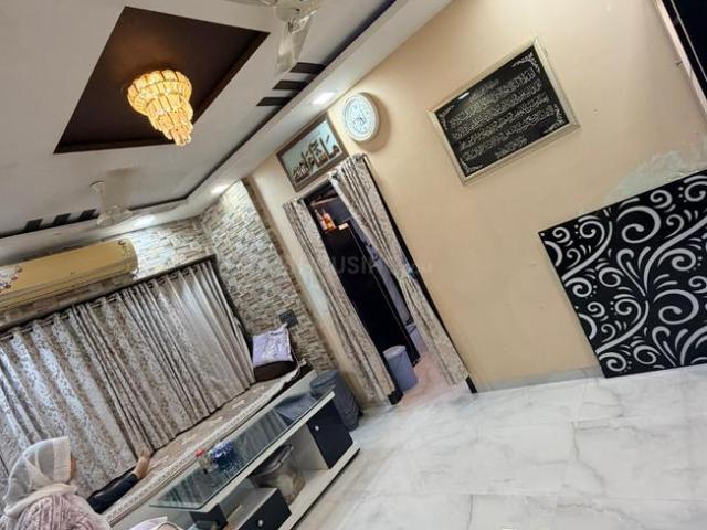 1.5 BHK Apartment in Jogeshwari West for resale Mumbai. The reference number is 19808427