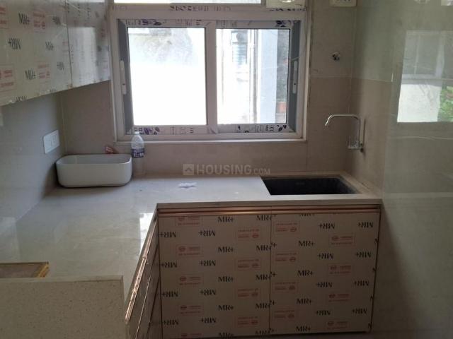1.5 BHK Apartment in Khar West for resale Mumbai. The reference number is 18572114