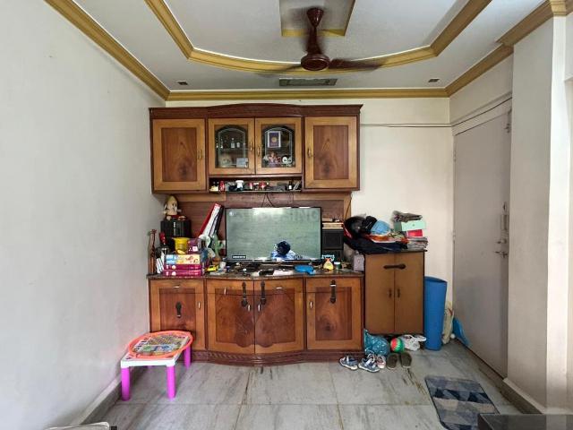 1.5 BHK Apartment in Malad East for rent Mumbai. The reference number is 18983155