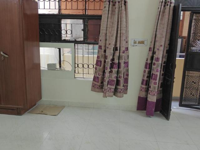 1.5 BHK Apartment in Paschim Vihar for rent New Delhi. The reference number is 19628594