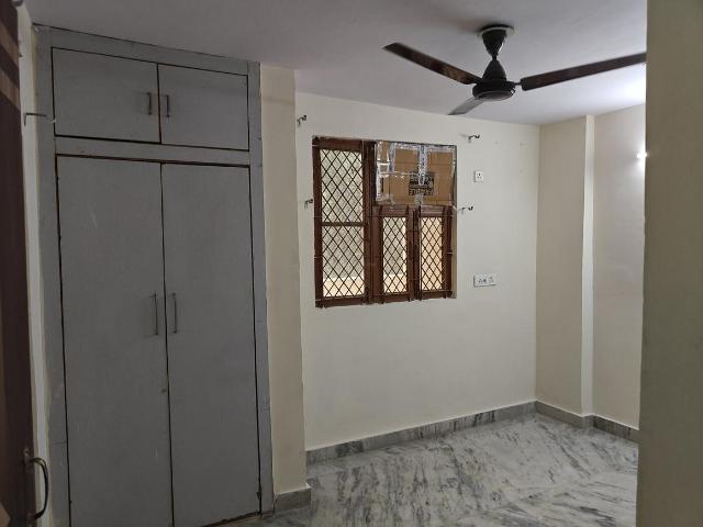 1.5 BHK Apartment in Paschim Vihar for rent New Delhi. The reference number is 19628535