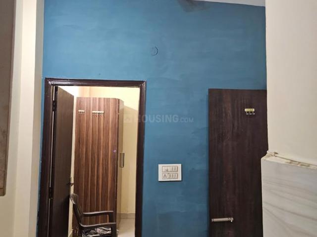 1.5 BHK Independent Builder Floor in Sector 25 Rohini for rent New Delhi. The reference number is 17340531
