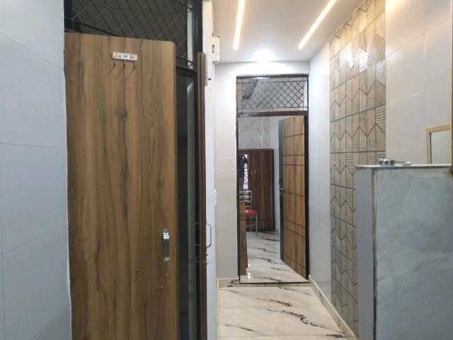1.5 BHK Independent Builder Floor in Shastri Nagar for rent New Delhi. The reference number is 19282341